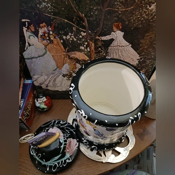 🍪Joanne Delomba Whimsical ceramic Cookie Canister,Nice Gift!🥨🍒🛍